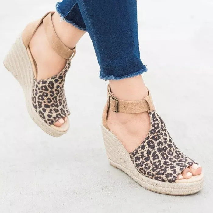 Adjustable Buckle Artificial Nubuck Shoes