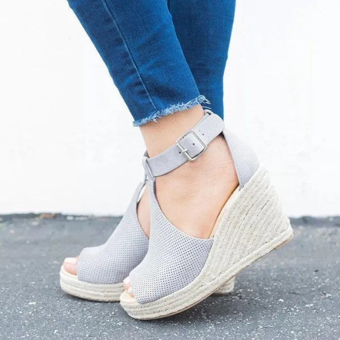 Adjustable Buckle Artificial Nubuck Shoes