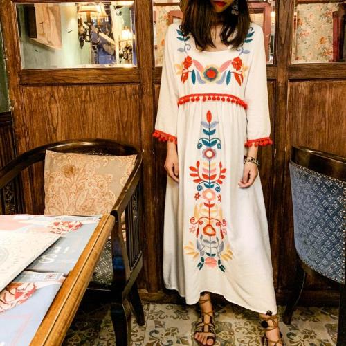 Vintage Embroidered Flowers Maxi Long Dress