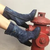 Mid-rise chunky with casual denim booties