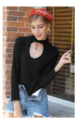 Solid color long-sleeved pullover sweater