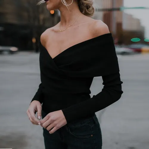 Stylish V-Neck With An Off-The-Shoulder Knit Top