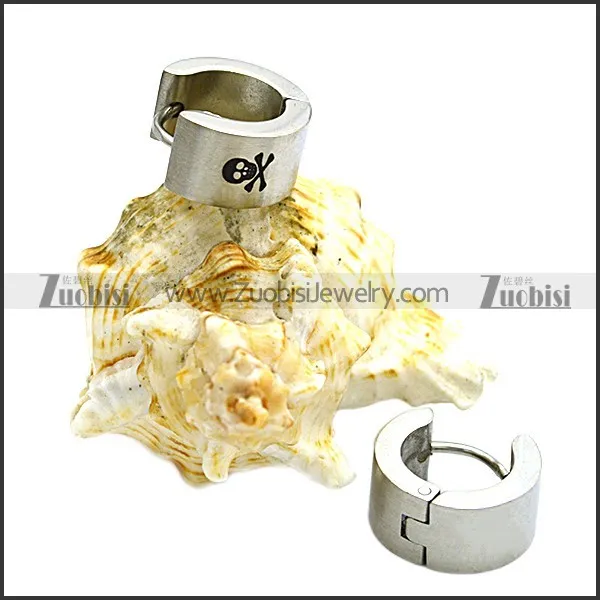 pleasant Steel Cutting Earring for Ladies - e000321