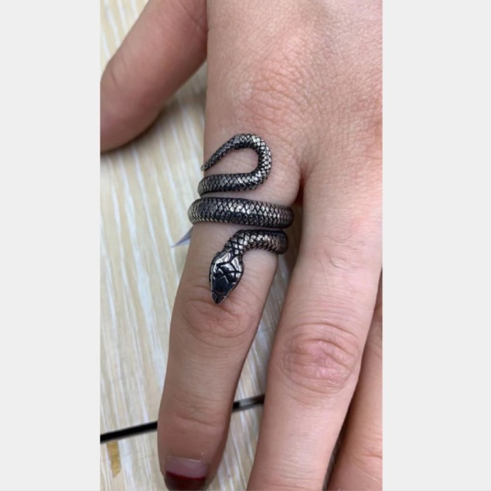 Stainless Steel Retro Snake Biker Ring r007096