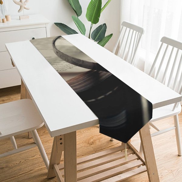 Yanfind Table Runner Blur Focus Words Exploration Discovery Lens Research Zoom Pages Information Knowledge Writing Everyday Dining Wedding Party Holiday Home Decor