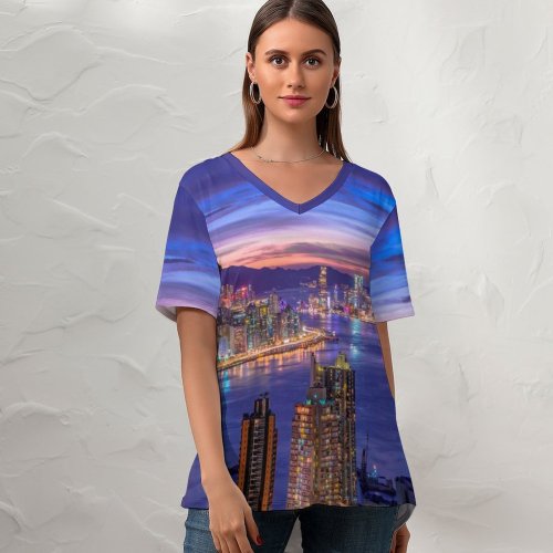 yanfind V Neck T-shirt for Women Daniam Chou City Night Life Cityscape Hong Kong Skyscrapers Purple Sky River Summer Top  Short Sleeve Casual Loose