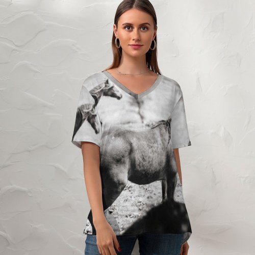 yanfind V Neck T-shirt for Women Country Wallpapers Kissing Equestrian Free Natural Horse Winning Pictures Equine Ranch Summer Top  Short Sleeve Casual Loose