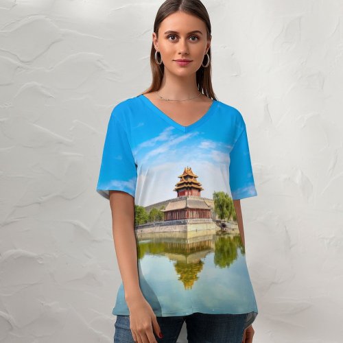 yanfind V Neck T-shirt for Women Forbidden City Beijing China Imperial Palace Ming Dynasty UNESCO Heritage Reflection Sky Summer Top  Short Sleeve Casual Loose
