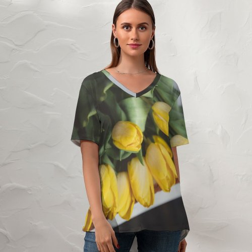 yanfind V Neck T-shirt for Women Bouquet Daffodil Floral Iris Spring Petal Word Wallpapers Plant Decor Tulip Summer Top  Short Sleeve Casual Loose