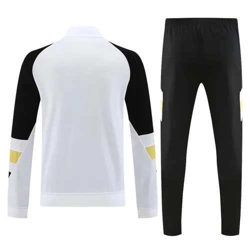 23/24 Juventus White Half zip