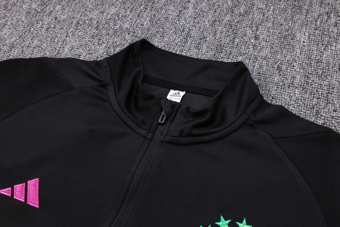 2324 Bayern Black