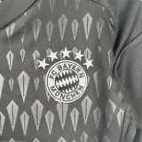 23/24 Bayern Munich Goalkeeper Kids Kit