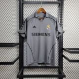 Retro 05/06 Real Madrid Third away