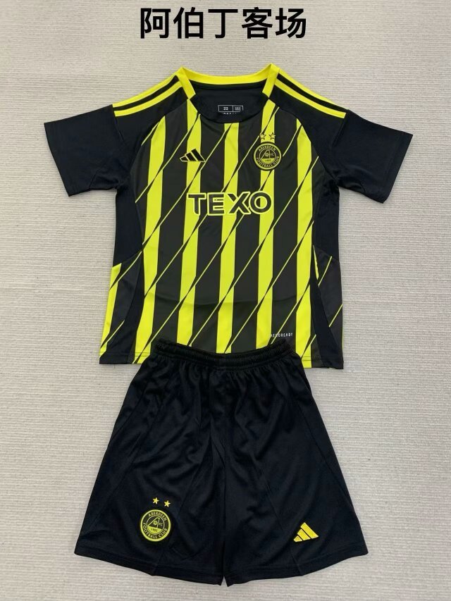 24/25 Aberdeen Away Adult Uniform