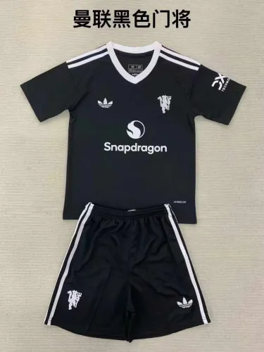 24/25 Manchester United Purple Goalkeeper  Adult Uniform