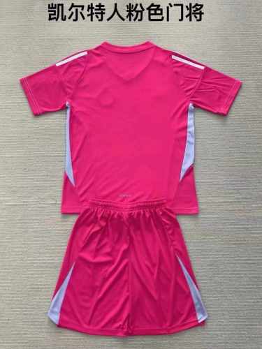 24/25 Celtic Goalkeeper Adult Uniform
