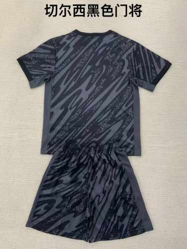 24/25 Chelsea Goalkeeper Kids Kit