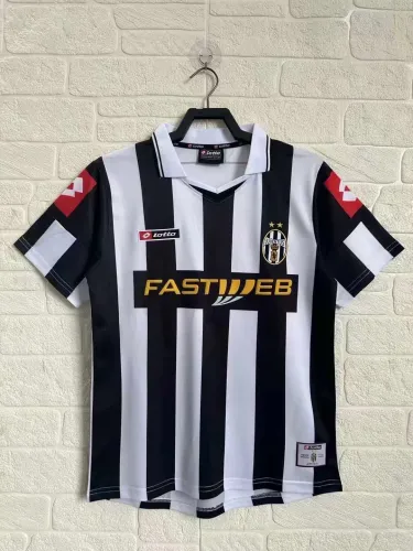 Retro Juventus 01/02 Home Jersey