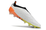 PREDATOR ELITE LACELESS BOOTS FG39-45