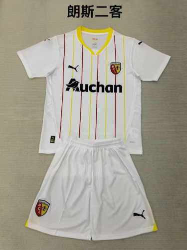 24/25 Lens Third Away Kids Kit