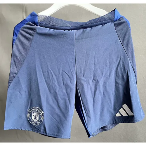 24/25 Manchester United away Shorts player