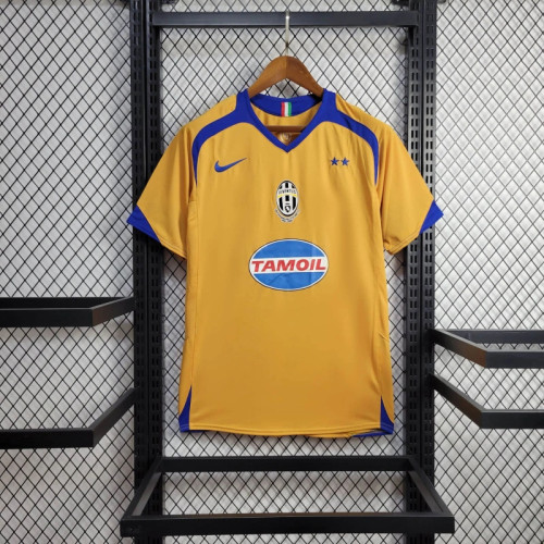 Retro Juventus 2005/06 Third Away Jersey