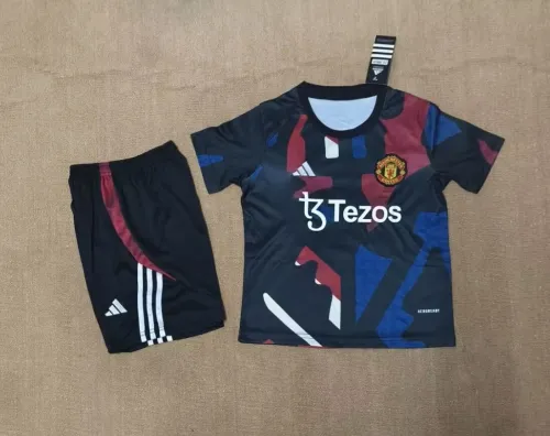 24/25 Manchester United Color Kids Kit