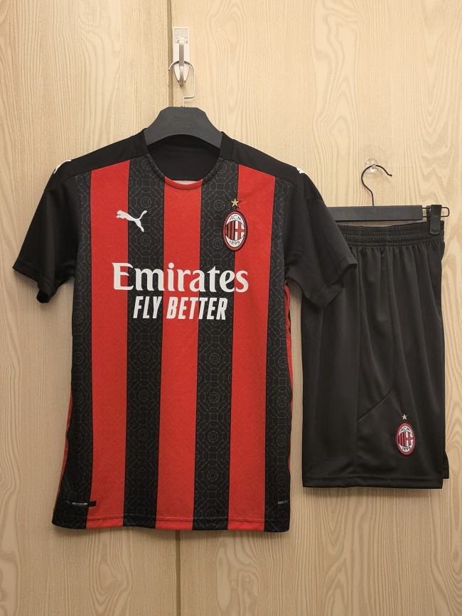 Retro 2021 AC Milan Home Adult Uniform