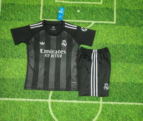 25/26 Real Madrid Goalkeeper  kids kit
