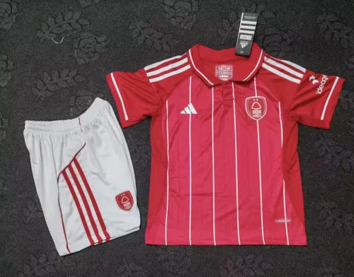 25/26 Nottingham Forest Home Kids Kit