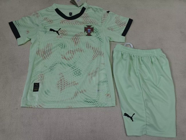 25/26 Portugal Green Kids Kit