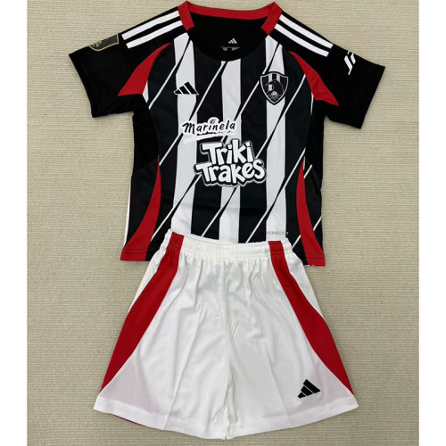 25/26 Club de Cuervos Kings Home Kids Kit
