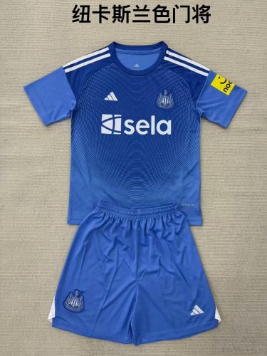 25/26 Newcastle United Goalkeeper Adult Uniform
