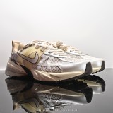 NK V2K Run Runtekk Beige
