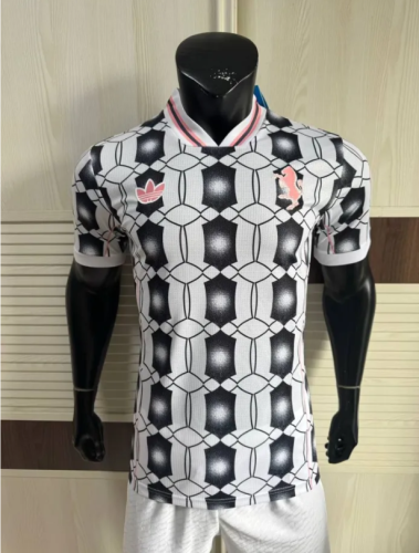 25/26 Juventus Lifestyle Retro Man Jersey | Player Version