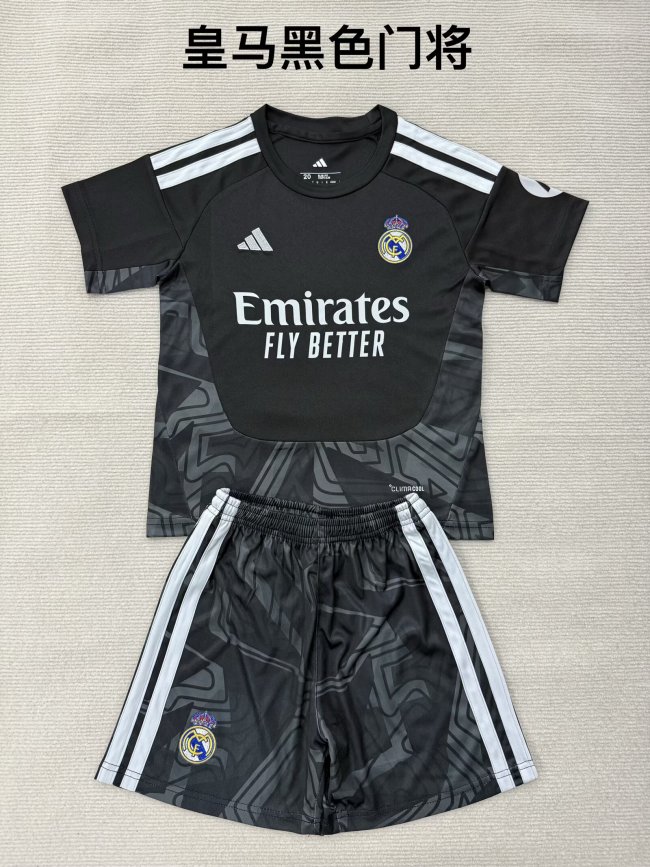 26/27 Real Madrid Goalkeeper kids kit