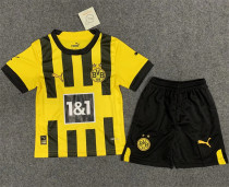 Kids kit 22-23 Borussia Dortmund home Thailand Quality