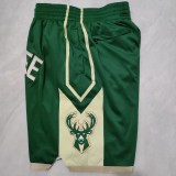 24 密尔沃基雄鹿队 Milwaukee Bucks Embroidered pocket shorts