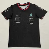 2024 Black Mercedes Benz has a collar F1一级方程式赛车服