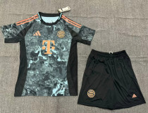 24-25 Bayern München Away Set.Jersey & Short High Quality