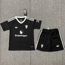 Kids kit 24-25 Manchester United (Goalkeeper) Thailand Quality