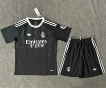 25-26 Real Madrid (Goalkeeper) Set.Jersey & Short High Quality