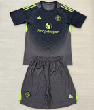 Kids kit 25-26 Manchester United (Goalkeeper) Thailand Quality