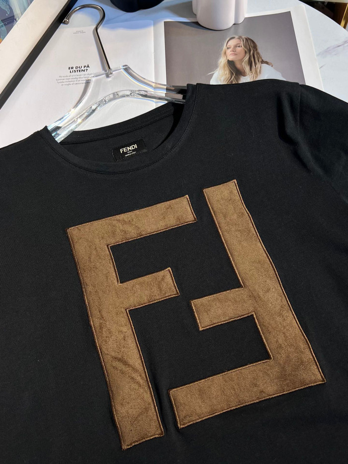 FENDI 22SS CLASSIC LOGO FF SUEDE EMBROIDERED T-SHIRT