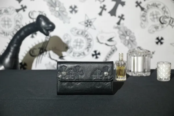 クロムハーツ財布 CHROMEHEARTS2022 新作クロス三つ折り財布 W011