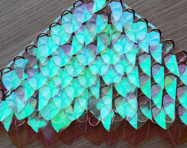 wholesale 500pcs Plastic Iridescent Dragon Scale,ScaleMaille,Scale Mail Armor,Chainmaille,Mermaid Scale,Scale Maille Supplies