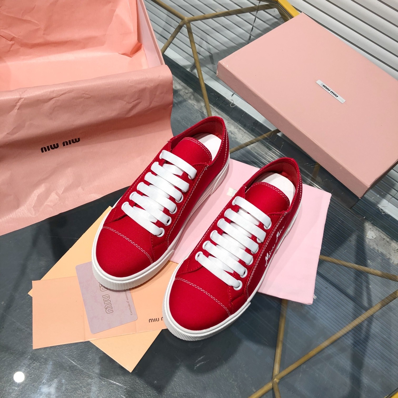 ミュウミュウコピーバッグミュウミュウスーパーコピー財布miumiuコピーサングラスn級激安通販 ミュウミュウコピーバッグミュウミュウスーパーコピー財布miumiuコピーサングラスn級激安通販