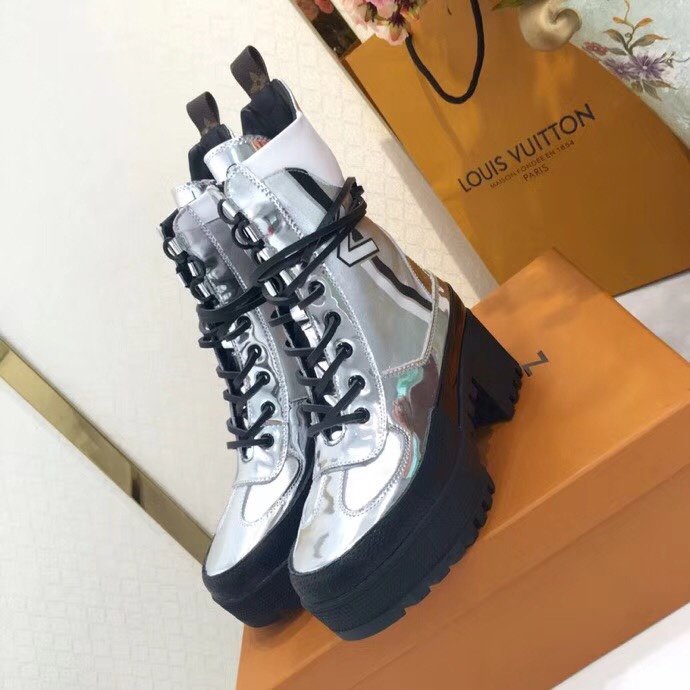 ルイヴィトンセットコピー通販韓国ルイヴィトン服スーパーコピー通販専門店