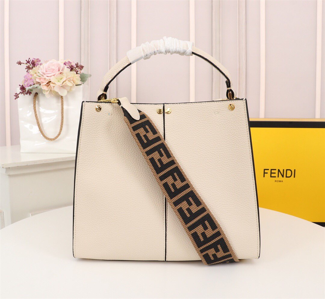 ワンピースフェンディウェア服ウェア服フェンディワンピースパック 財布 靴 腕時計 ズボン 服スーパーコピー