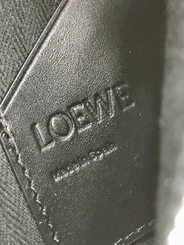 3色/ 21cm/ Loeweロエベバッグスーパーコピー11039